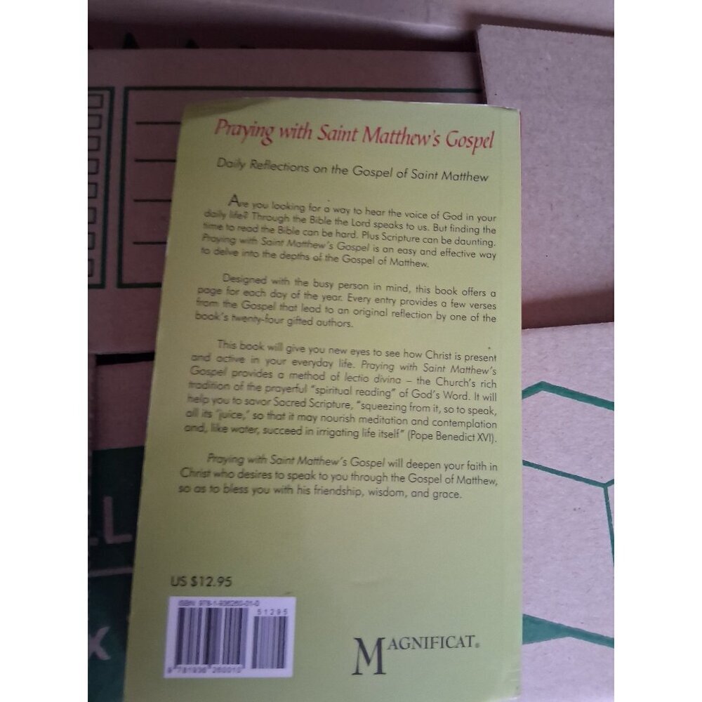 Praying with Saint Matthew's Gospel: Daily Reflections Paperback Book Bible - Picture 2 of 4
